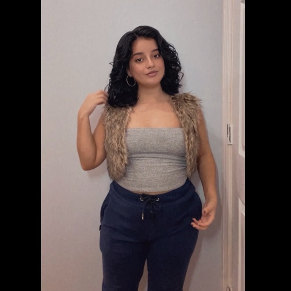 Cropped Faux Fur vest - Picture 4 of 8